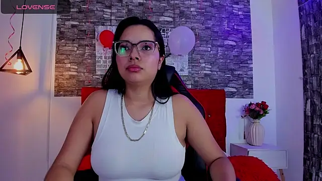 Snapshot of Emily_sc chatting on February 14, 4:52 pm Emily sc online show from February 14, 4:52 pm