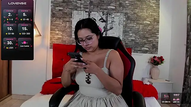 Snapshot of Emily_sc chatting on March 15, 12:24 pm Emily sc online show from March 15, 12:24 pm