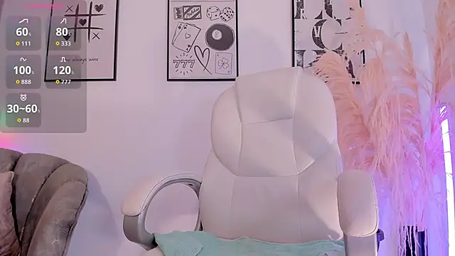 Snapshot of NiiaEvanss chatting on November 10, 1:21 pm NiiaEvanss online show from November 10, 1:21 pm