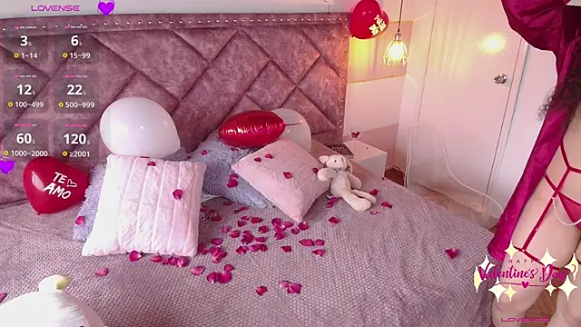 Charlotte  Miller online show from February 14, 7:23 pm