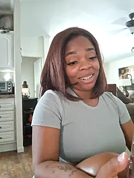 Snapshot of Sade_summer chatting on January 13, 6:49 pm Sade summer online show from January 13, 6:49 pm