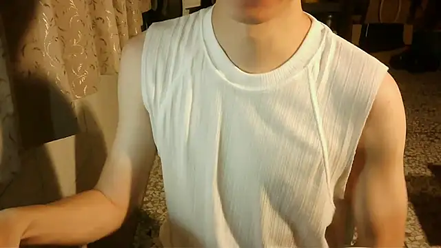 KYU890428 online show from April 12, 5:29 pm