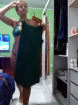 AliceRuivinha2 online show from April 6, 3:02 pm