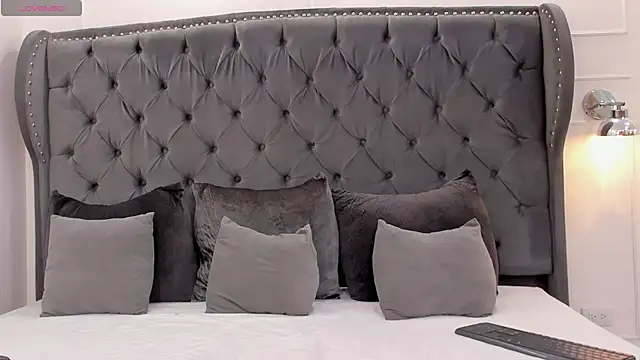 victoria camm online show from February 18, 5:20 pm