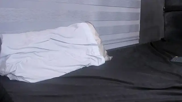 Snapshot of adam_piarse01 chatting on March 12, 9:02 am adam piarse01 online show from March 12, 9:02 am