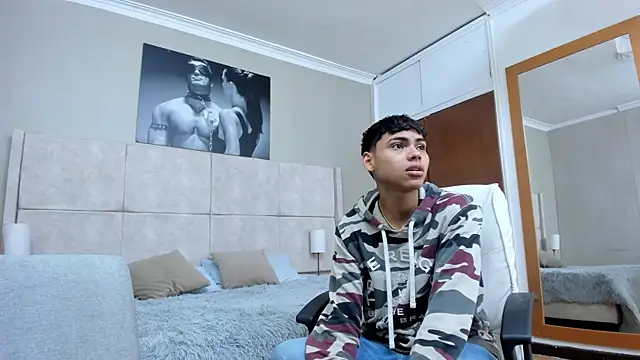 Snapshot of adam_piarse01 chatting on October 15, 8:53 pm adam piarse01 online show from October 15, 8:53 pm