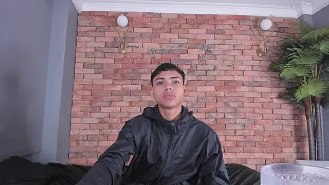 Snapshot of adam_piarse01 chatting on November 21, 3:16 am adam piarse01 online show from November 21, 3:16 am