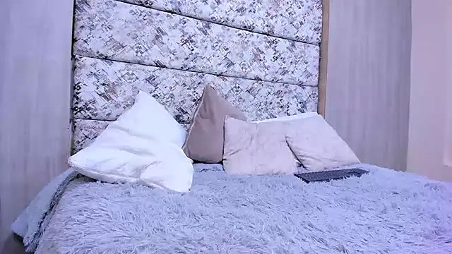 adam piarse01 online show from February 8, 8:01 pm