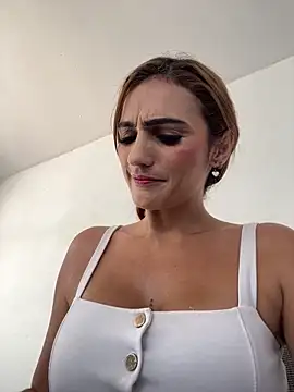 Samantha bigboobs online show from February 17, 8:36 pm