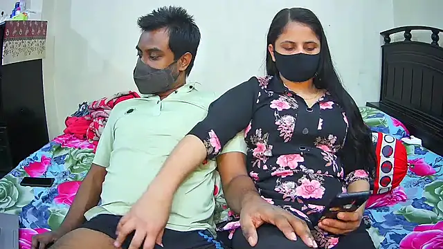 Hot Nila online show from December 2, 2:45 pm