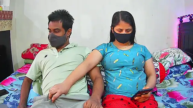 Hot Nila online show from December 3, 2:52 am