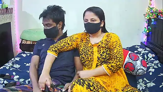 Hot Nila online show from February 15, 3:47 am