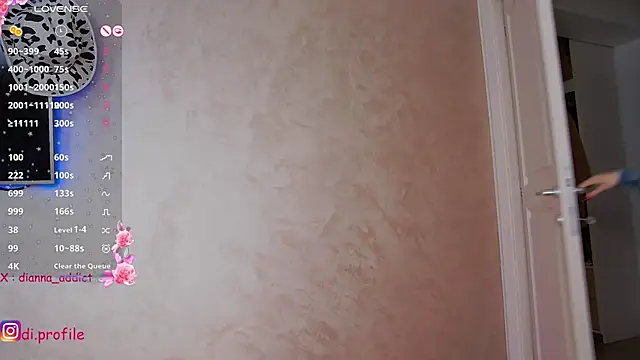 uhlala   online show from January 7, 7:42 am