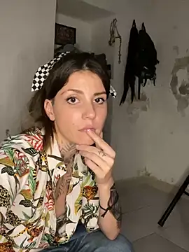 Snapshot of Izy_cute_ chatting on January 17, 6:36 am Izy cute online show from January 17, 6:36 am