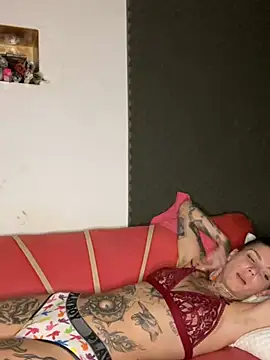 Snapshot of Izy_cute_ chatting on March 21, 8:06 am Izy cute online show from March 21, 8:06 am