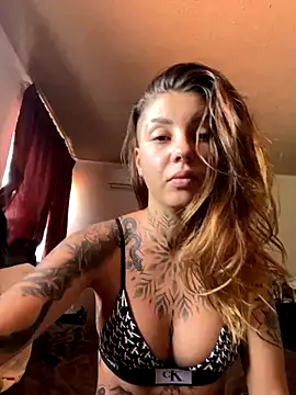 Snapshot of Izy_cute_ chatting on September 11, 6:19 pm Izy cute online show from September 11, 6:19 pm