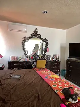 Snapshot of Izy_cute_ chatting on October 22, 5:13 pm Izy cute online show from October 22, 5:13 pm