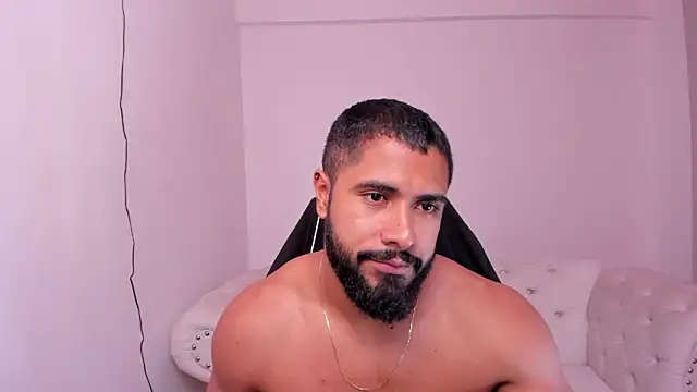 Snapshot of Santiago_huntt chatting on February 26, 3:52 pm Santiago huntt online show from February 26, 3:52 pm