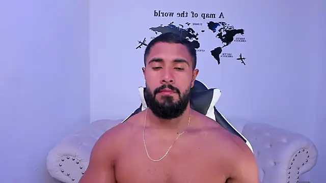 Snapshot of Santiago_huntt chatting on September 19, 8:42 pm Santiago huntt online show from September 19, 8:42 pm