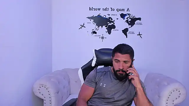Snapshot of Santiago_huntt chatting on October 2, 10:28 pm Santiago huntt online show from October 2, 10:28 pm