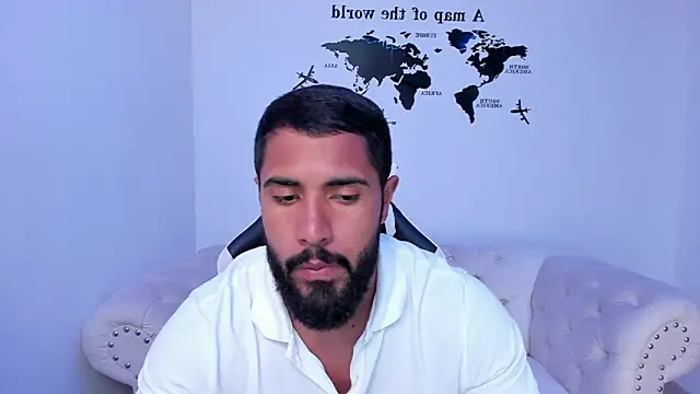 Snapshot of Santiago_huntt chatting on October 4, 2:09 am Santiago huntt online show from October 4, 2:09 am