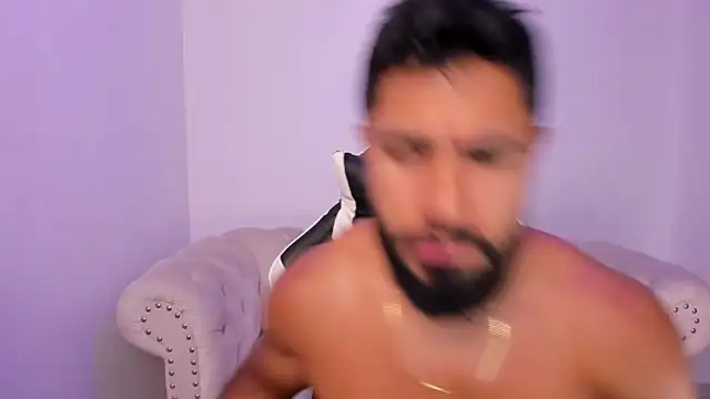 Santiago huntt online show from February 10, 7:40 pm