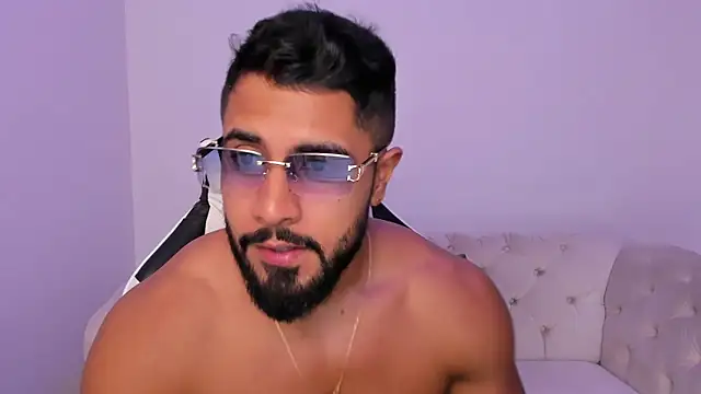 Santiago huntt online show from March 25, 8:15 pm