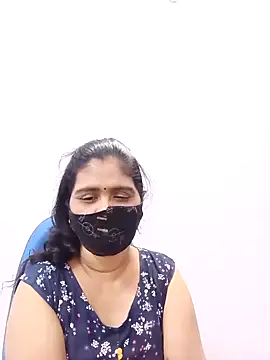 Snapshot of Lucky-Deepthi chatting on February 15, 10:52 pm Lucky-Deepthi online show from February 15, 10:52 pm