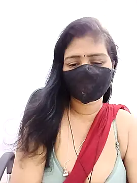 Snapshot of Lucky-Deepthi chatting on May 10, 10:26 pm Lucky-Deepthi online show from May 10, 10:26 pm
