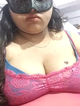 BigAssSarah online show from October 3, 9:45 pm