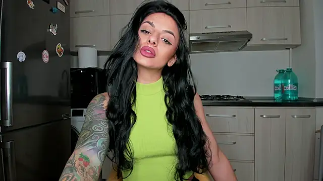 Snapshot of NNNoire chatting on February 7, 3:08 pm NNNoire online show from February 7, 3:08 pm