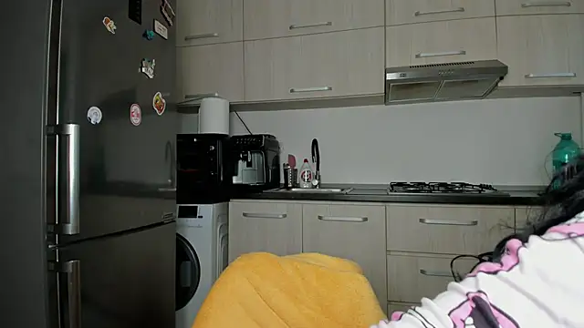 Snapshot of NNNoire chatting on February 10, 11:57 am NNNoire online show from February 10, 11:57 am