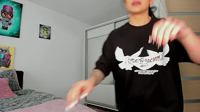 Snapshot of NNNoire chatting on March 9, 7:12 am NNNoire online show from March 9, 7:12 am