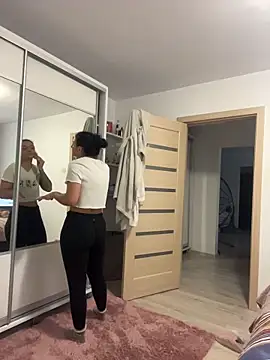 Snapshot of NNNoire chatting on November 12, 10:15 am NNNoire online show from November 12, 10:15 am