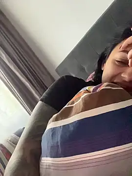 Snapshot of NNNoire chatting on November 15, 6:11 am NNNoire online show from November 15, 6:11 am