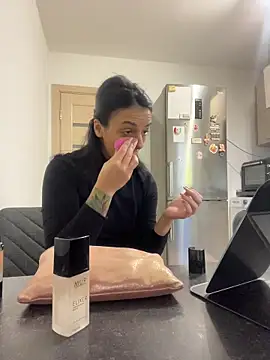 Snapshot of NNNoire chatting on November 26, 11:22 am NNNoire online show from November 26, 11:22 am