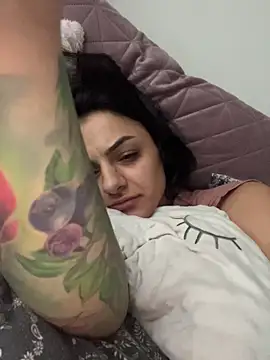 Snapshot of NNNoire chatting on December 5, 12:58 pm NNNoire online show from December 5, 12:58 pm