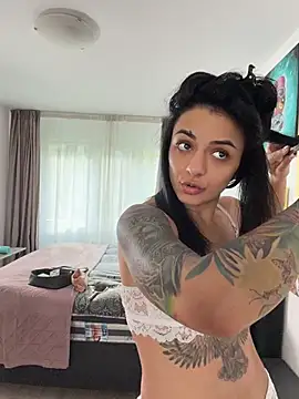 NNNoire online show from April 13, 6:19 am