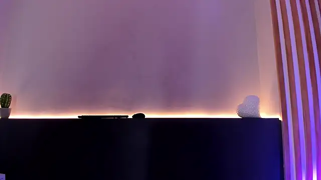 sara  jones gh online show from March 14, 10:27 pm