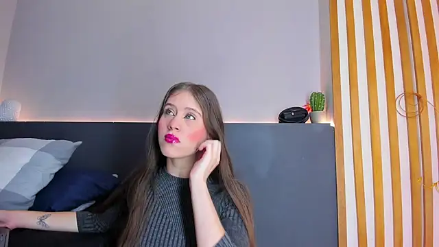 sara  jones gh online show from September 23, 11:24 am