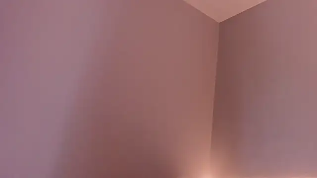 sara  jones gh online show from February 12, 7:53 pm