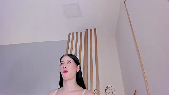 sara  jones gh online show from February 15, 6:15 pm