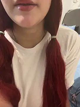 Snapshot of Maya_mimi chatting on June 29, 7:36 am Maya mimi online show from June 29, 7:36 am