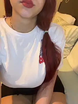Snapshot of Maya_mimi chatting on July 19, 7:23 am Maya mimi online show from July 19, 7:23 am