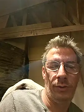 Snapshot of dimitrimarek chatting on January 5, 10:40 pm dimitrimarek online show from January 5, 10:40 pm