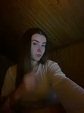 Snapshot of mewKate chatting on February 2, 5:04 pm mewKate online show from February 2, 5:04 pm