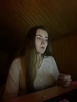 Snapshot of mewKate chatting on February 5, 6:37 pm mewKate online show from February 5, 6:37 pm