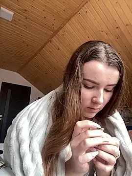 Snapshot of mewKate chatting on February 16, 11:59 am mewKate online show from February 16, 11:59 am