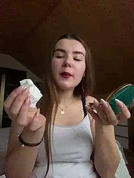 Snapshot of mewKate chatting on March 2, 3:37 pm mewKate online show from March 2, 3:37 pm