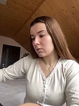 Snapshot of mewKate chatting on March 15, 9:52 am mewKate online show from March 15, 9:52 am